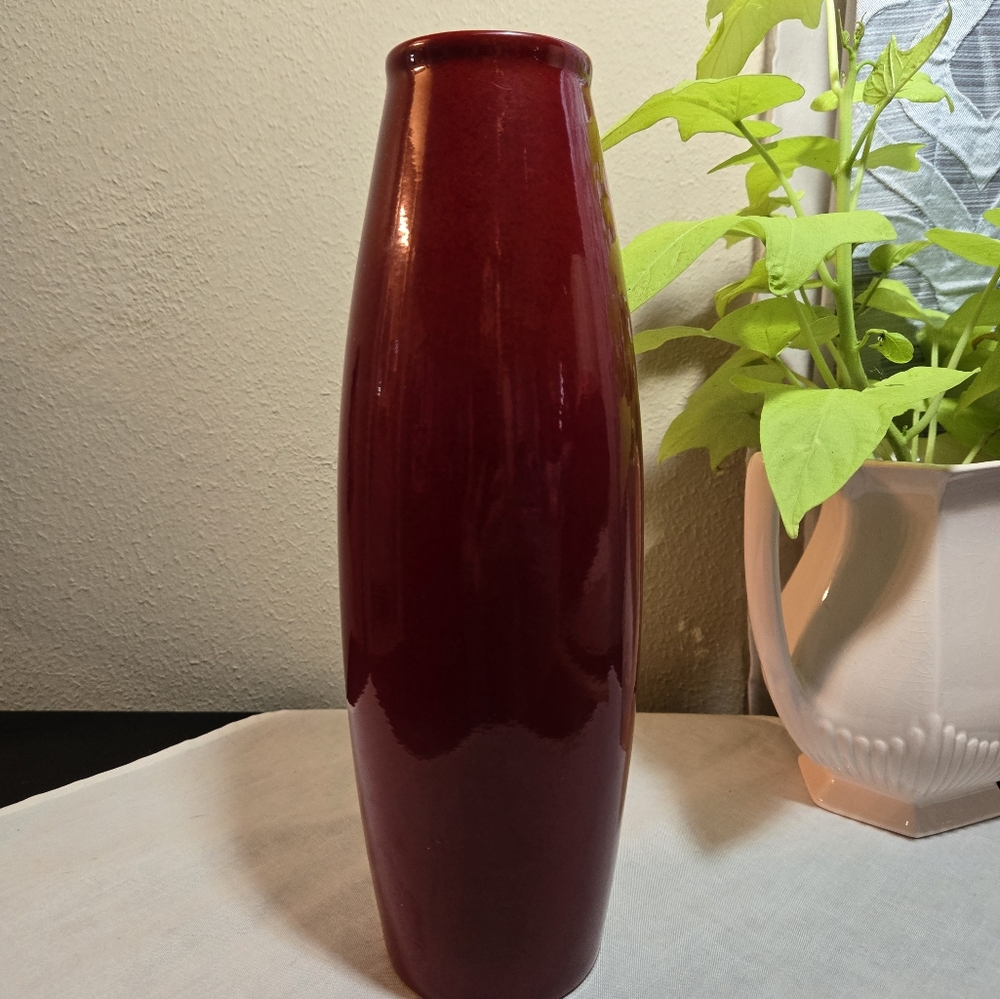 Elegant Amano 10 3/4" Oxblood Red Vase